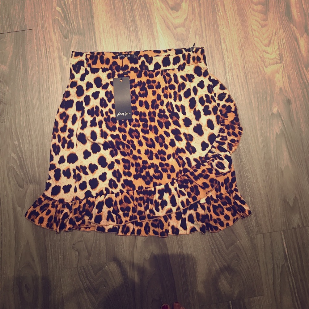 Fashion forward leopard print skirt! With tag